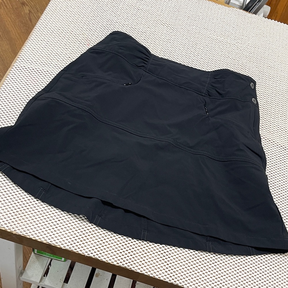 Athleta Black Skort w/ Purse - Sz 0